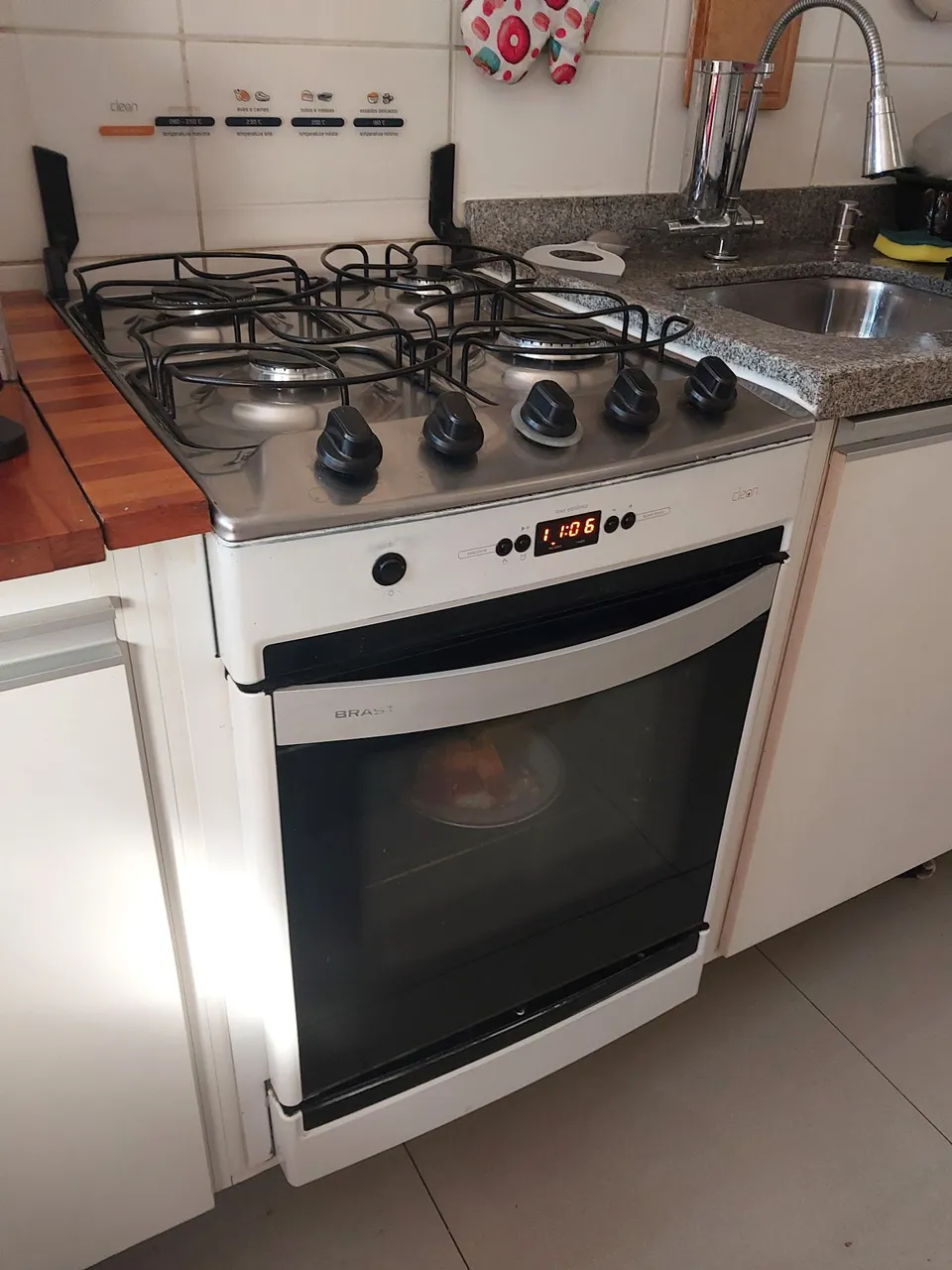 Fogão Brastemp com Forno e 4 Bocas