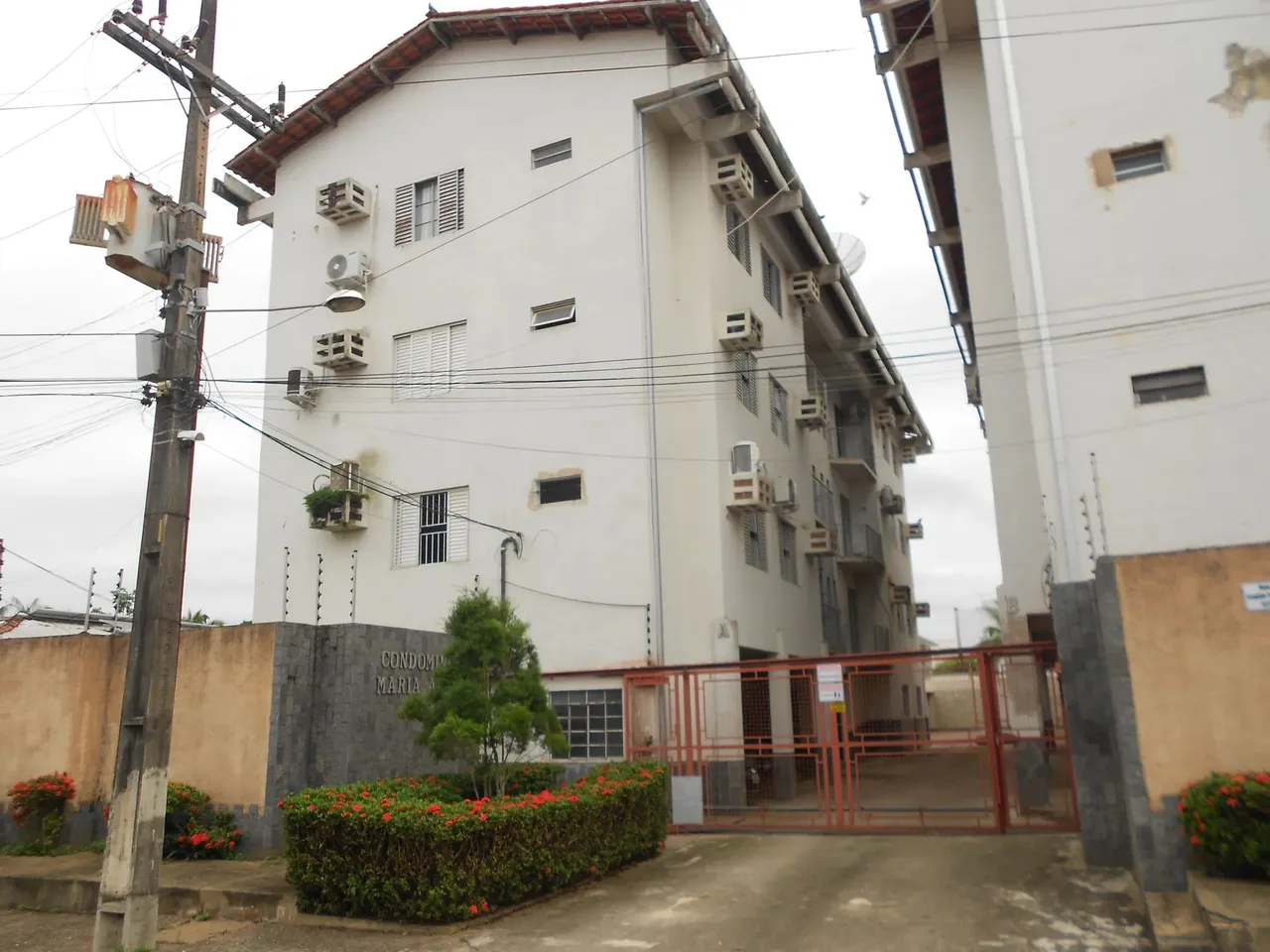 APARTAMENTO NO ED. MARIA ALICE. 03 QUARTOS.