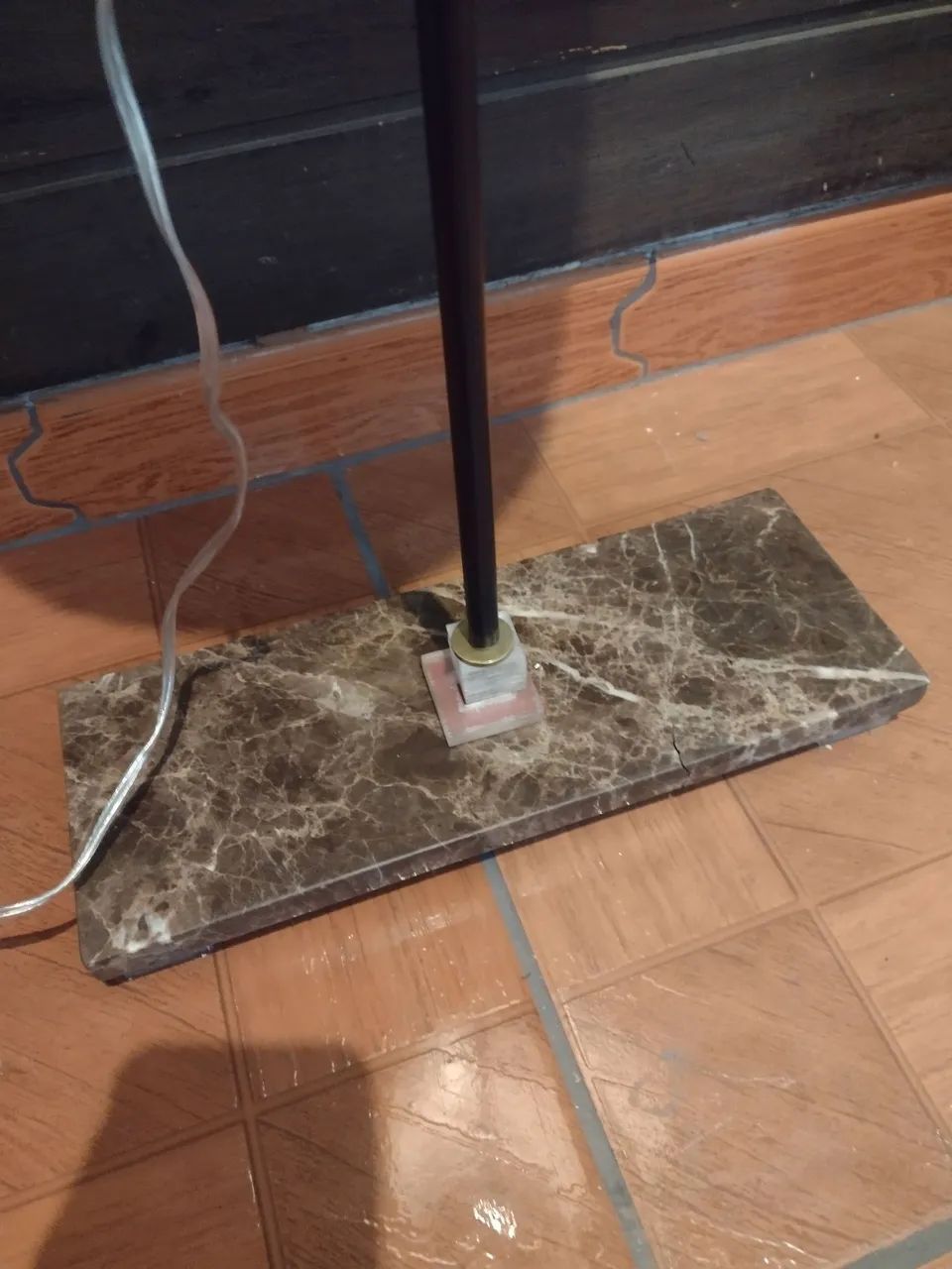 Luminária de chão com abajur com suporte de mármore muito lindo  - Foto 3