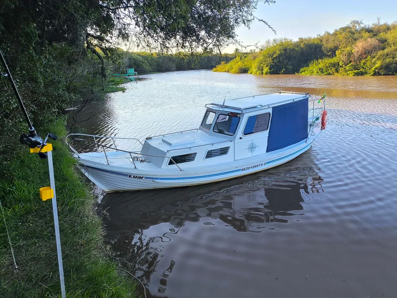 Barco todo em fibra 27 pés motor diesel - Foto 3