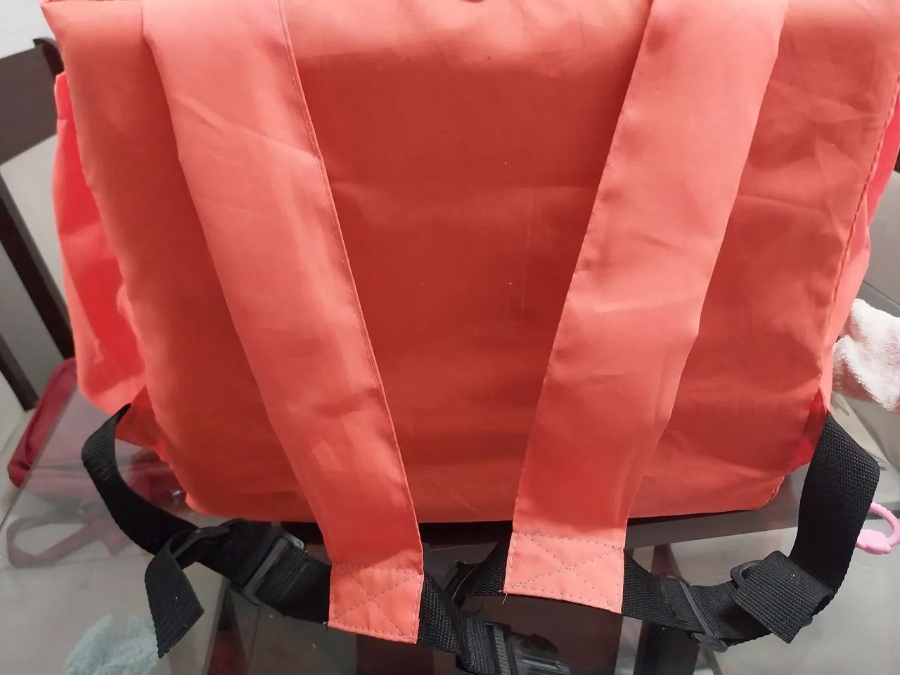 Mochila Laranja com Alças Ajustáveis