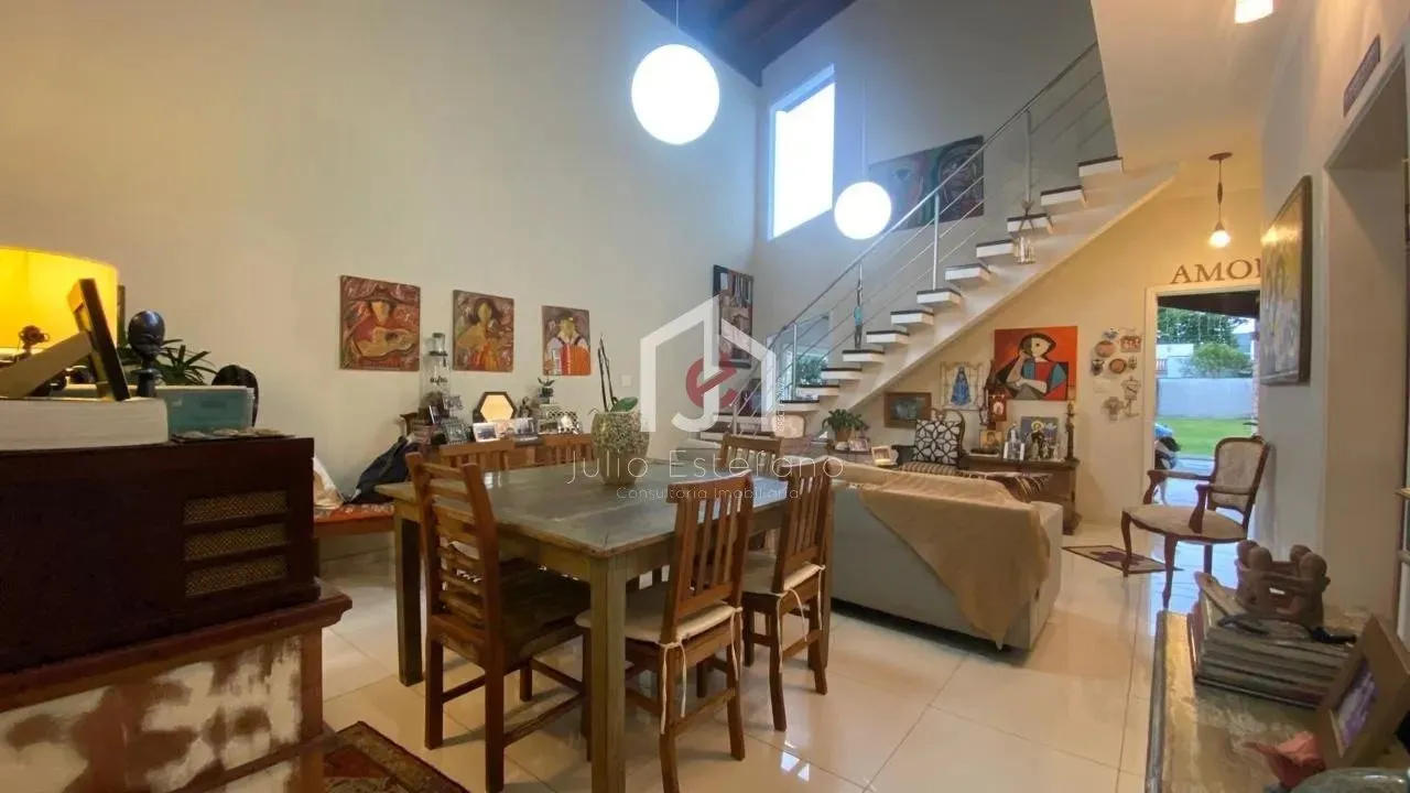 Casa térrea com 3 dormitórios sendo 1 suíte no condomínio Campos do Conde 2 Louvre no muni