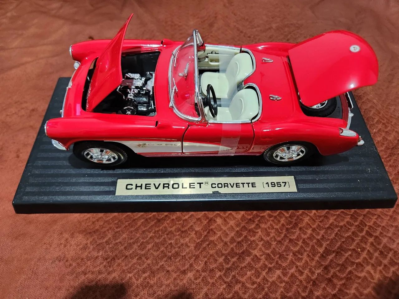 Miniatura Chevrolet Corvette 1957 1/18 - Foto 4