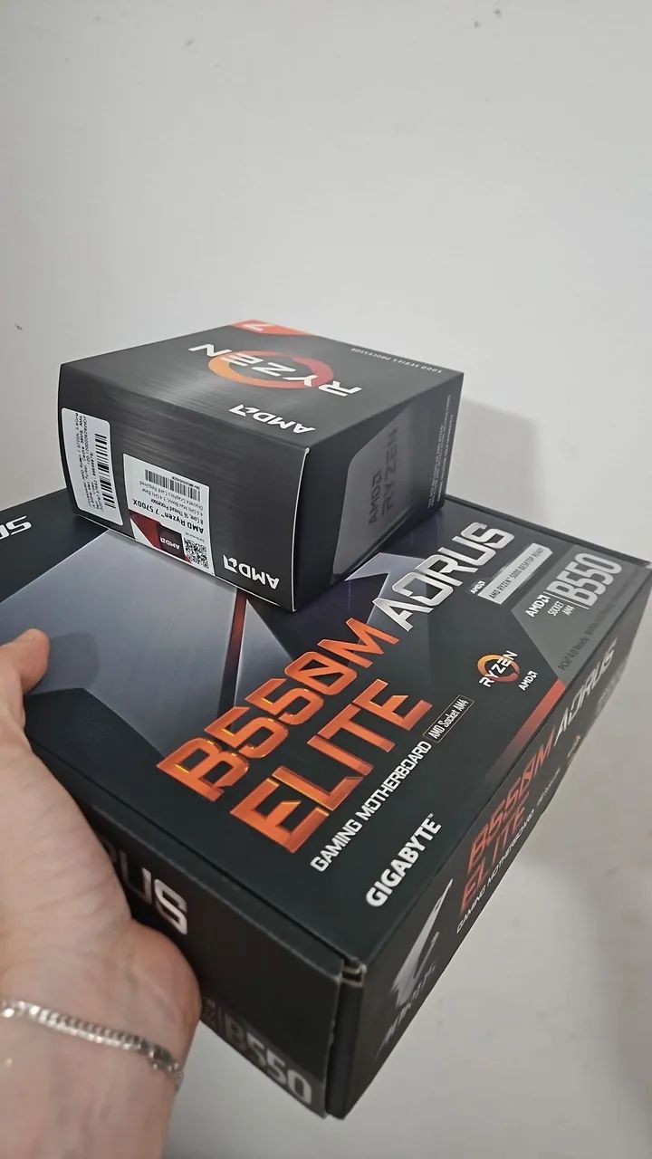 Ryzen 7 5700x + B550m Aorus Elite (Lacrados)