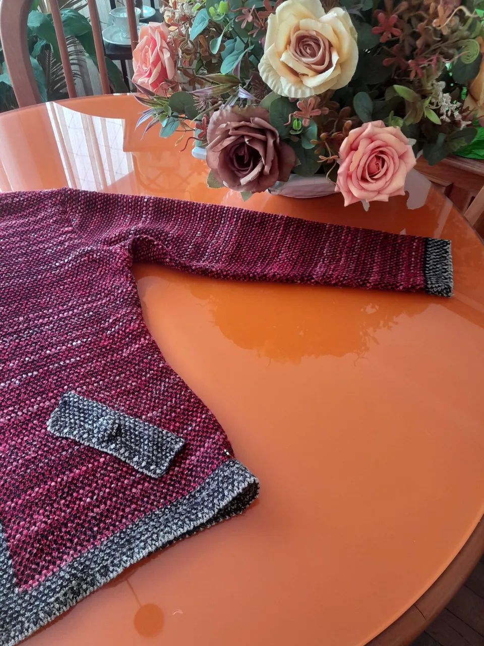Casaco de Tricô Artesanal Vermelho e Cinza - Foto 3