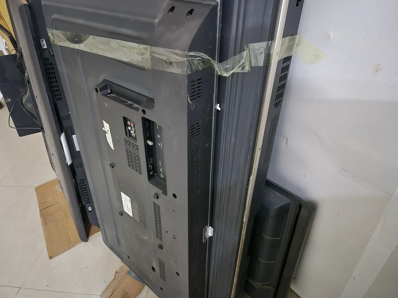 Vendo lote de TVs com defeito - Foto 2