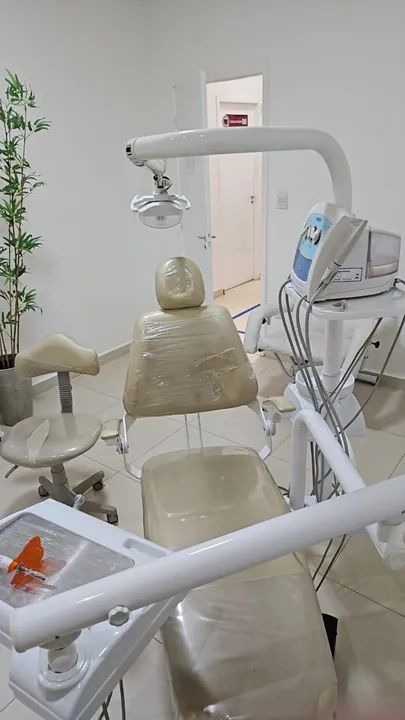 Consultório Odontológico Completo (Cadeira Olsen Sprint T / Compressor / Auto-clave ) - Foto 2