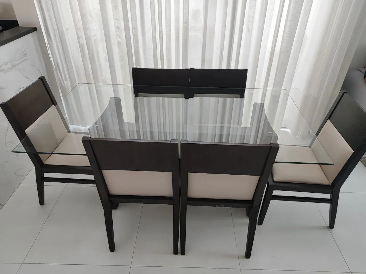 Oportunidade única Mesa e 6 cadeiras 