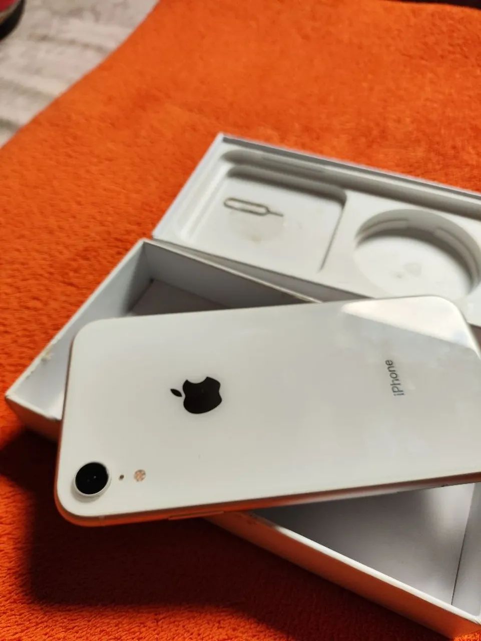 iPhone XR 64g Branco seminovo