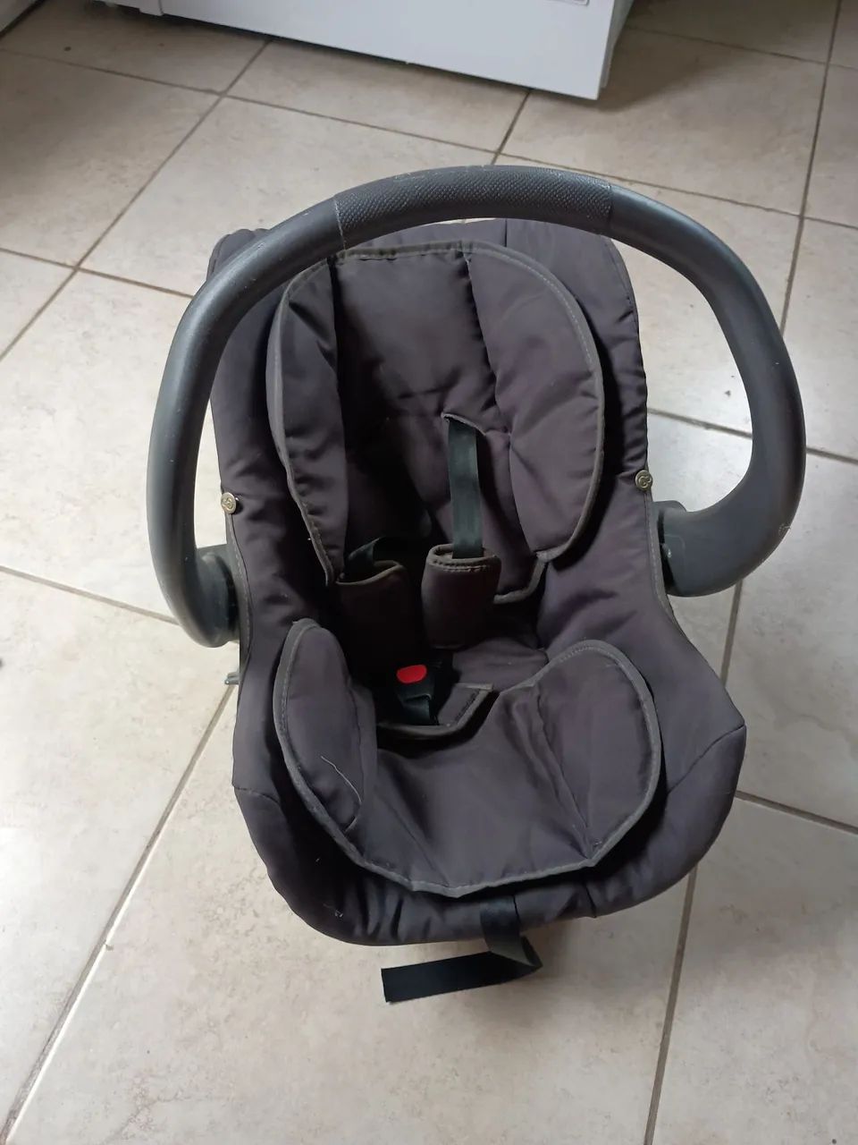 Berço, bebê conforto e cadeirão de alimentação. - Foto 4