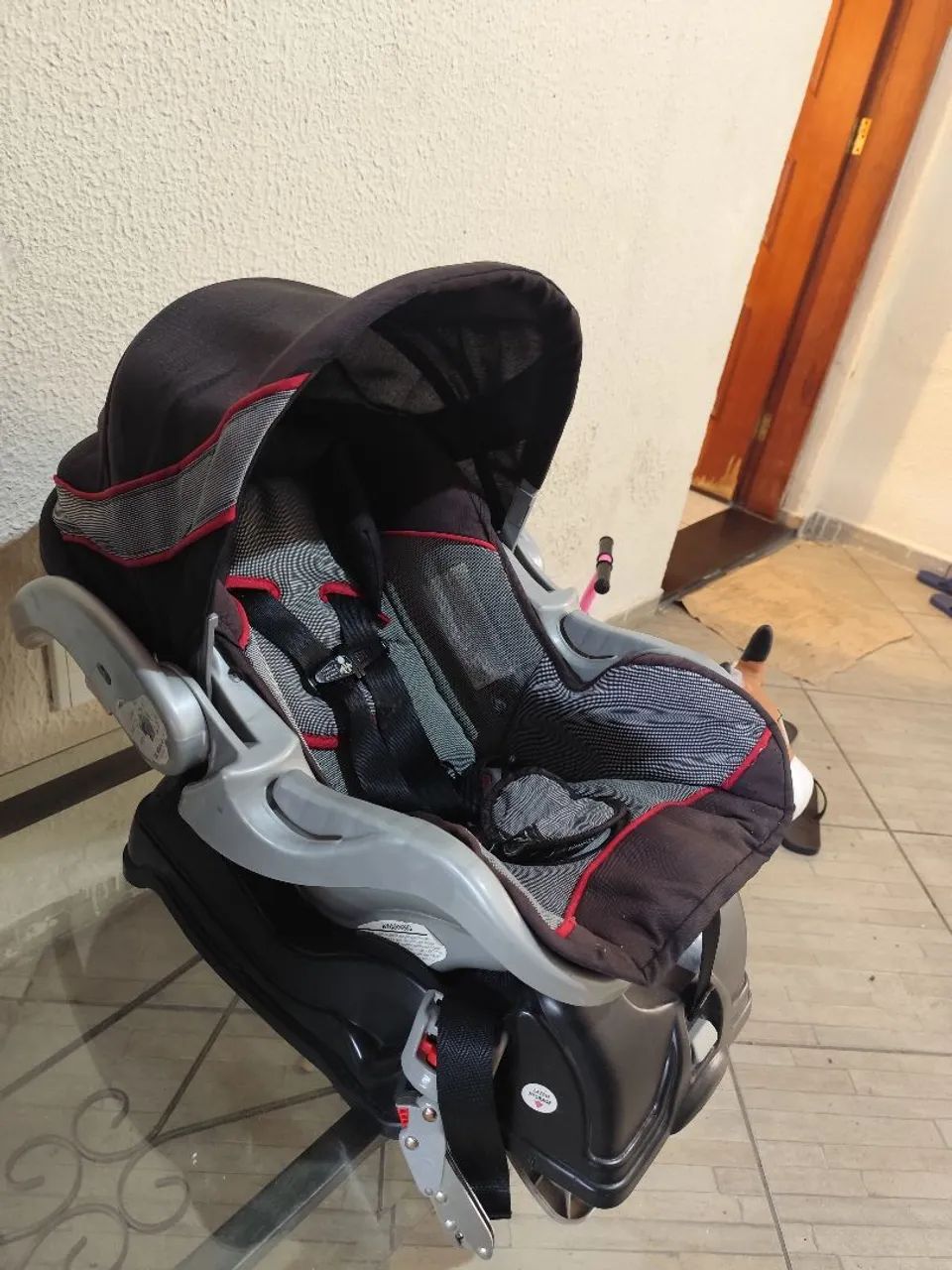 Bebê conforto com Isofix, marca babytrend (importado) - Foto 3