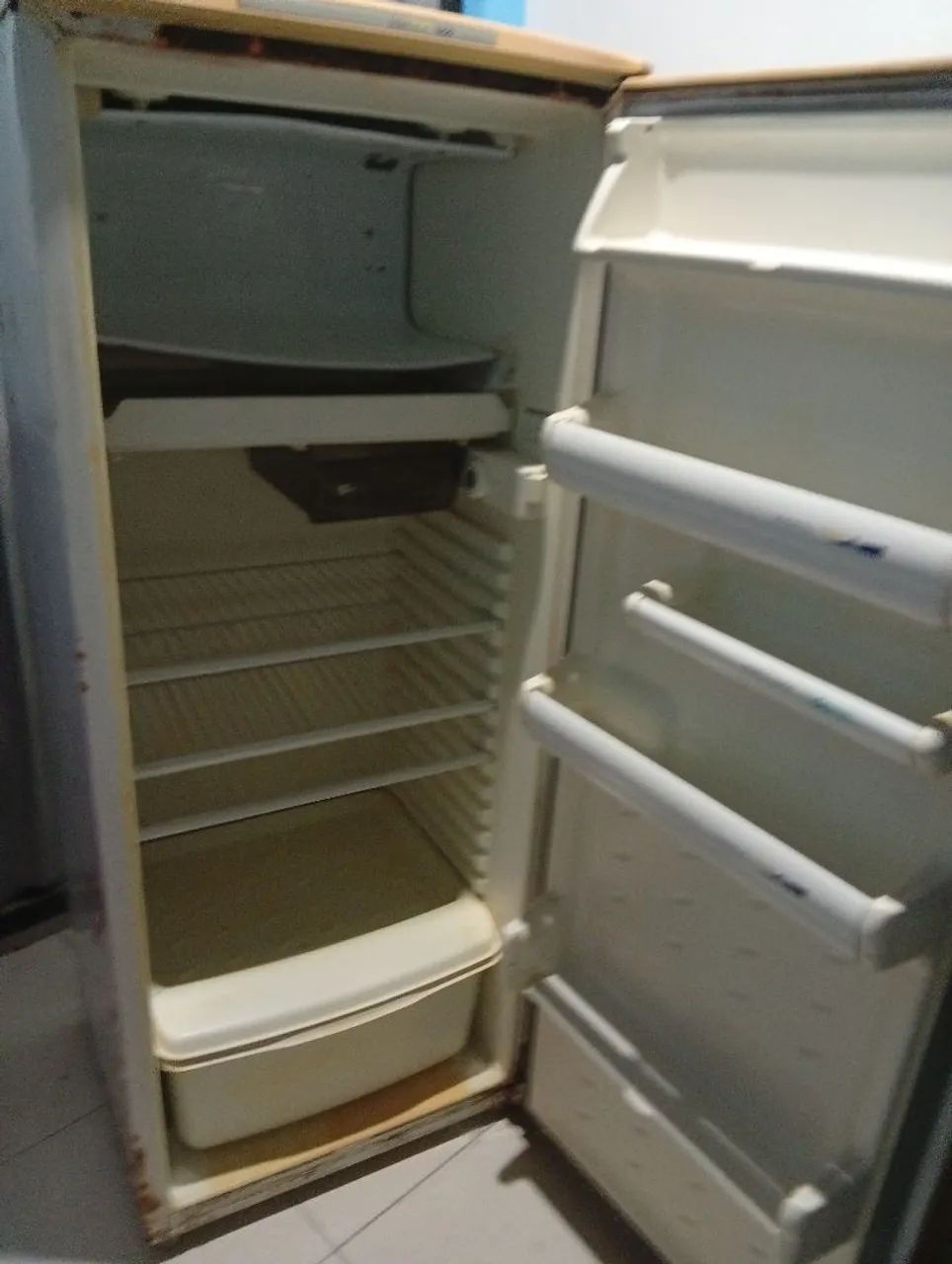 Vendo Geladeira 