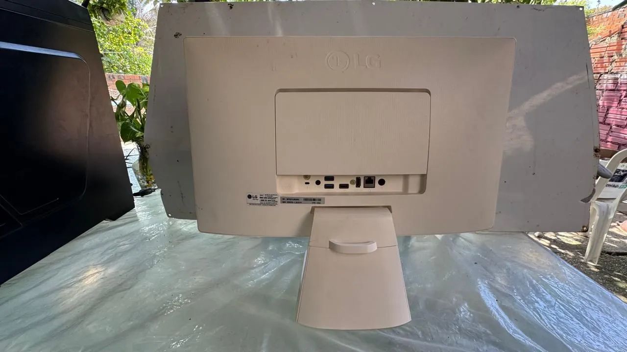 computador All-in-One da marca LG - Foto 2