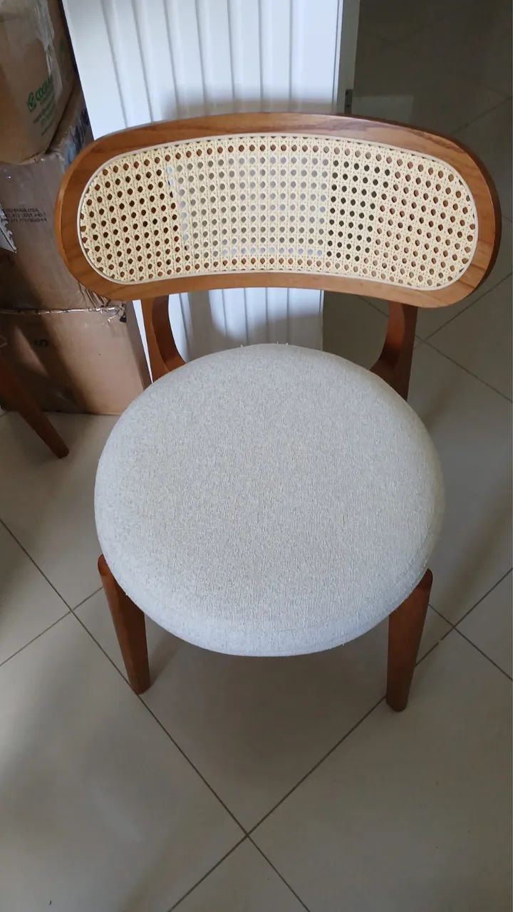 Vendo mesa 4 cadeiras  - Foto 2