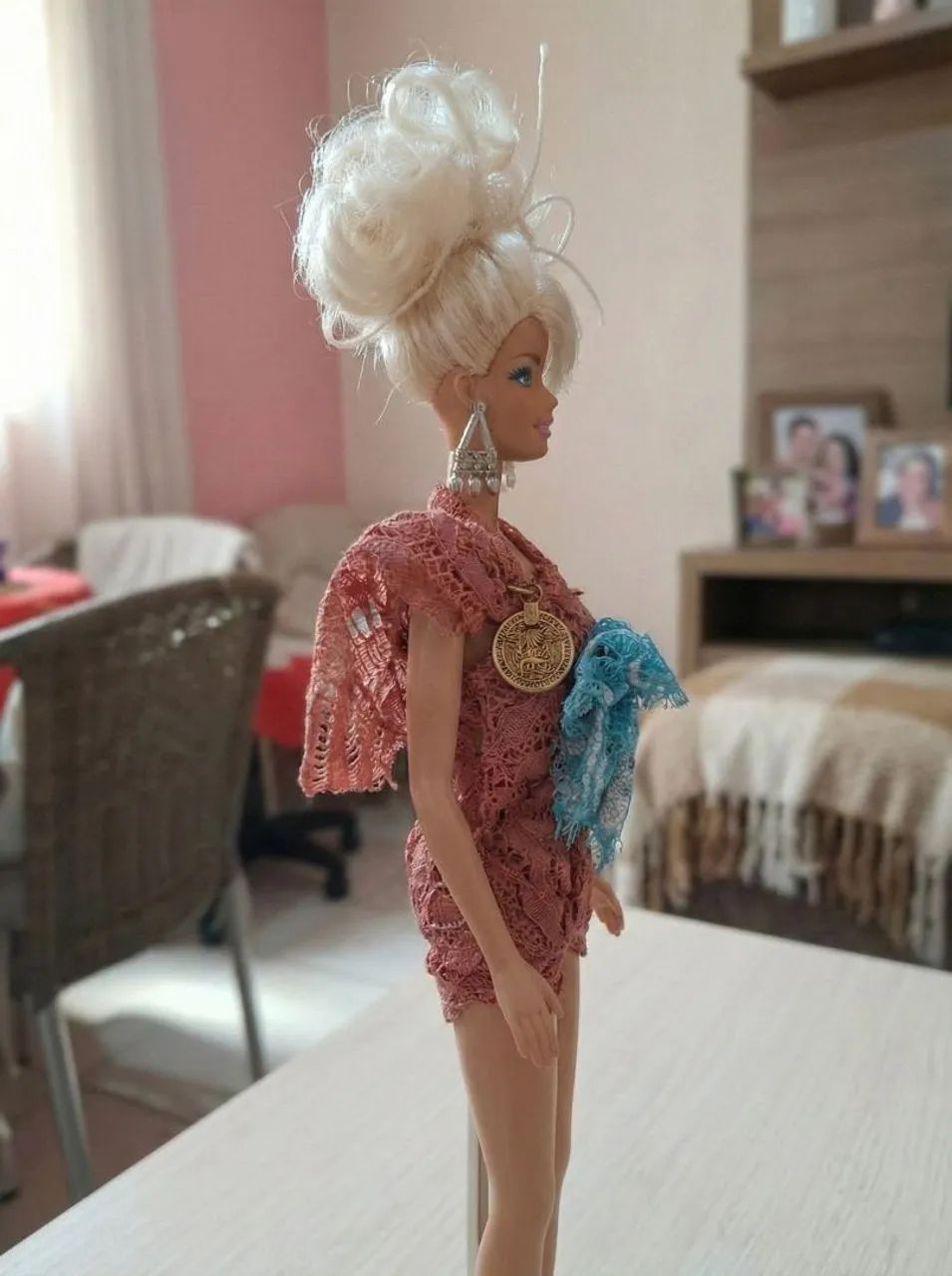 Boneca Barbie Edição Rara com o Penteado Original e Roupa em Renda Personalizada - Foto 2