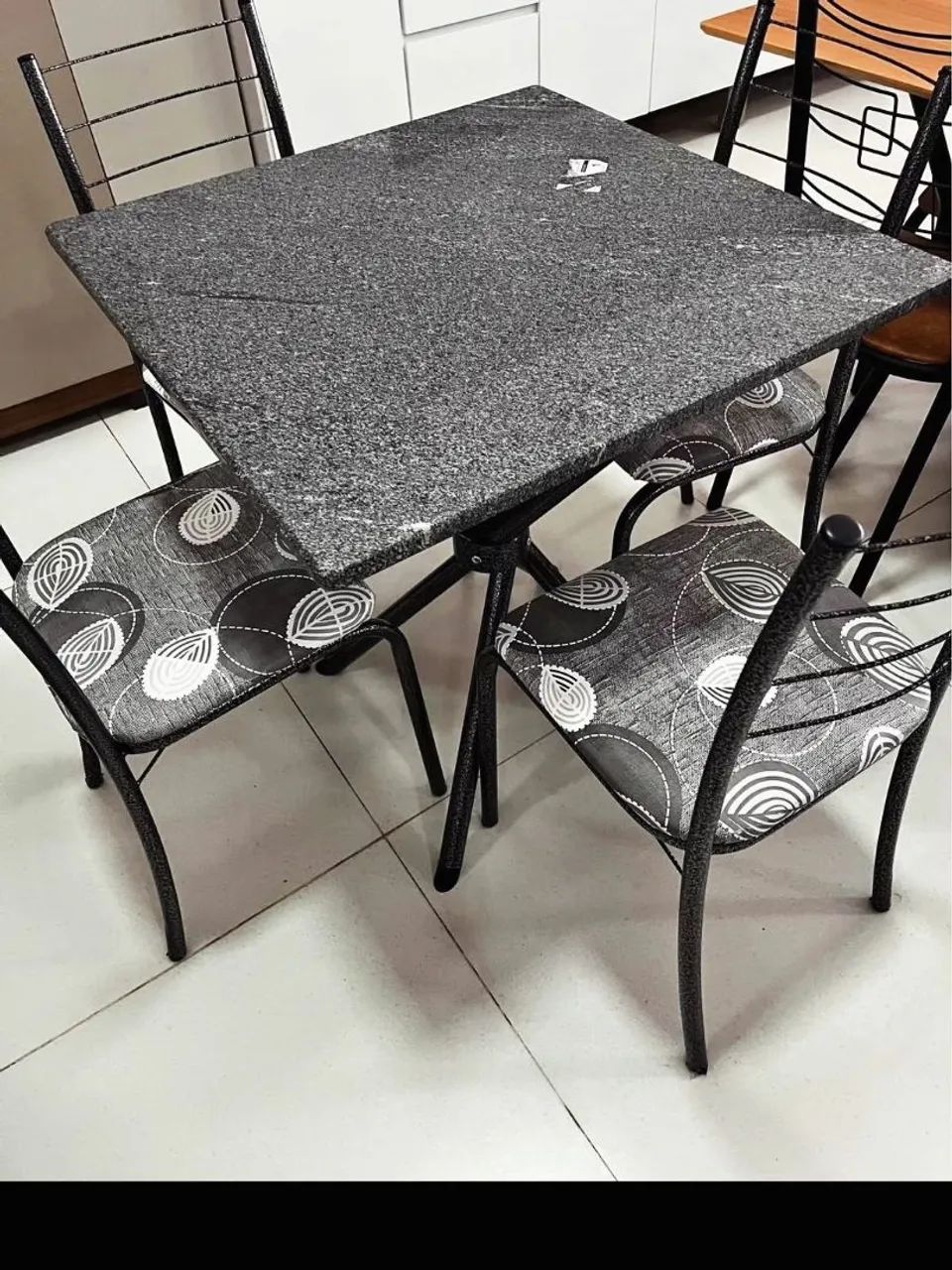 Mesa de Cozinha Nova com 4 cadeiras  - Foto 5