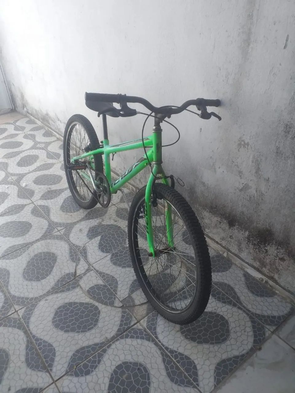 Vende se uma bicicleta aro 26 muito bem conservada.  - Foto 3