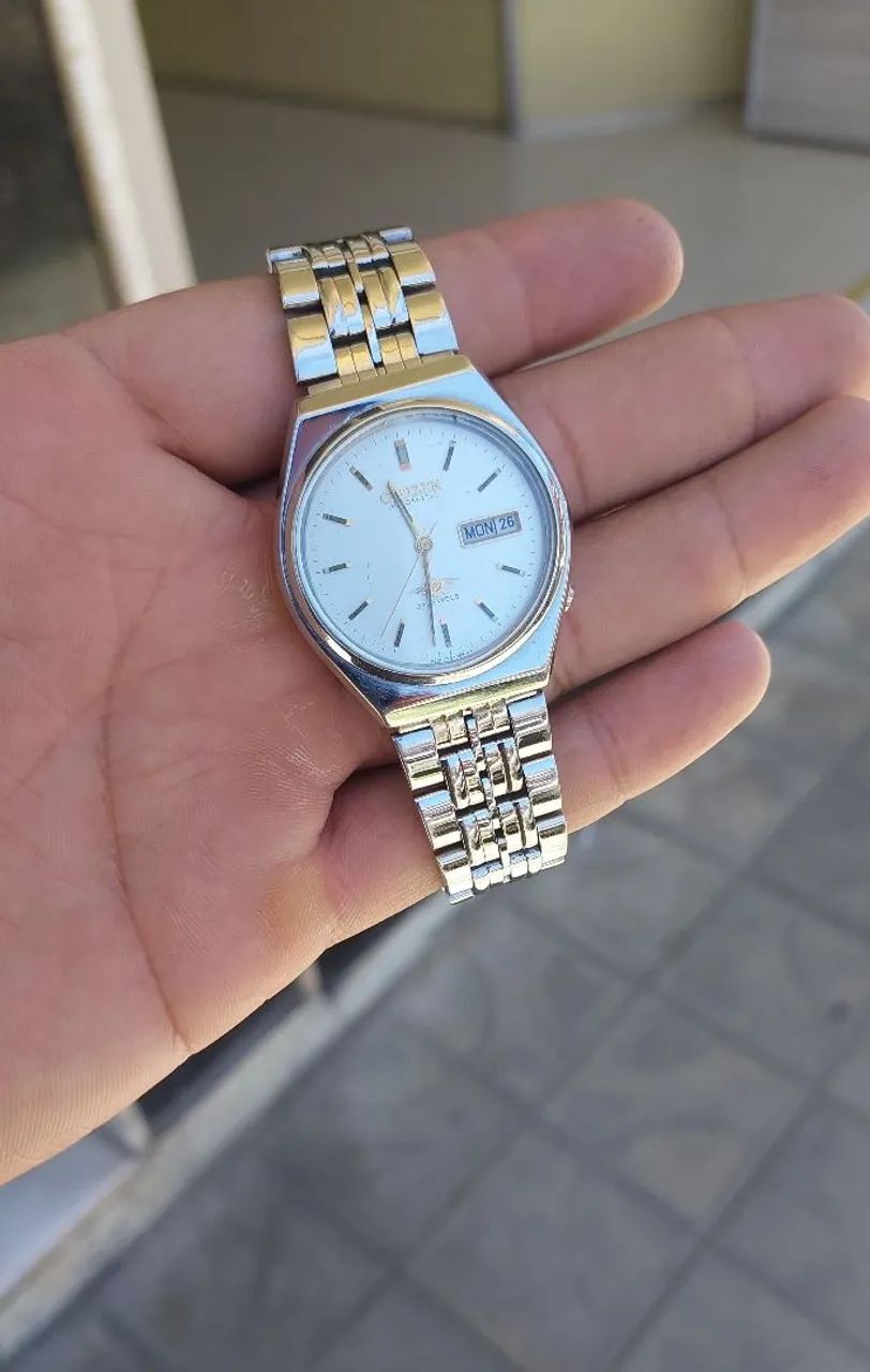 Citizen eagle, mostrador branco.