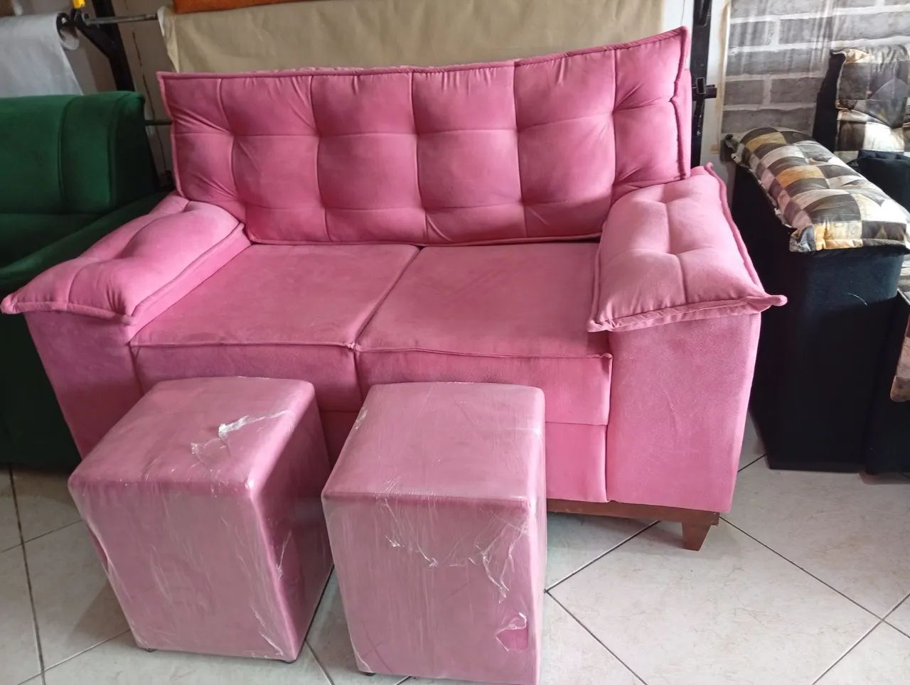 Lindo sofá rosa pra decorar sua sala. Ó salão. .  - Foto 2