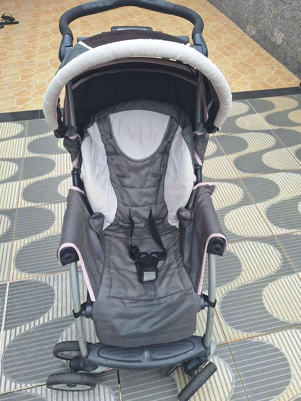 Vendo carrinho de bebe 250,00 - Foto 2