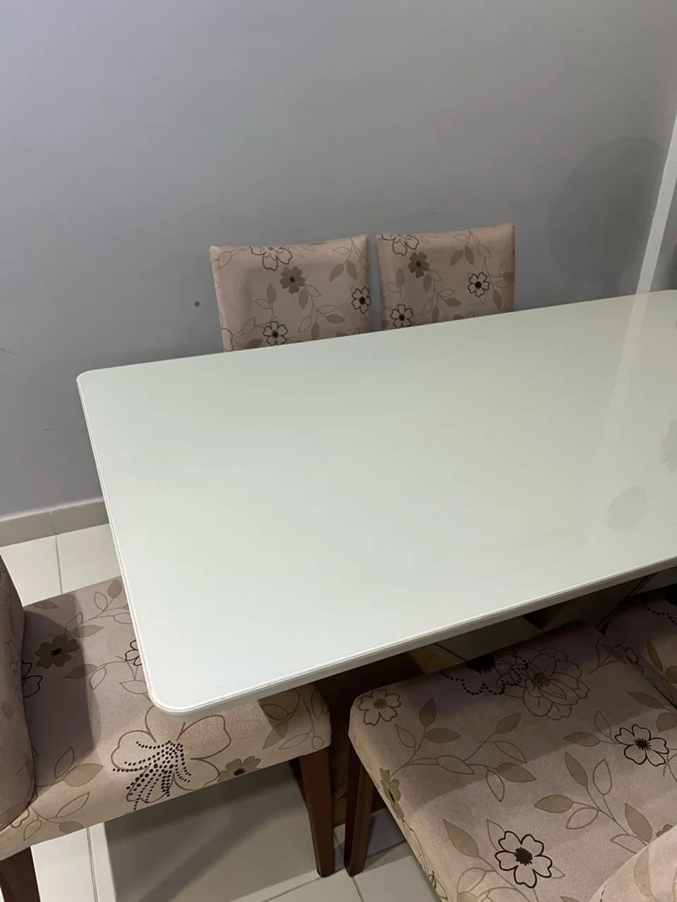 Mesa de vidro e 6 cadeiras sem defeito  - Foto 2