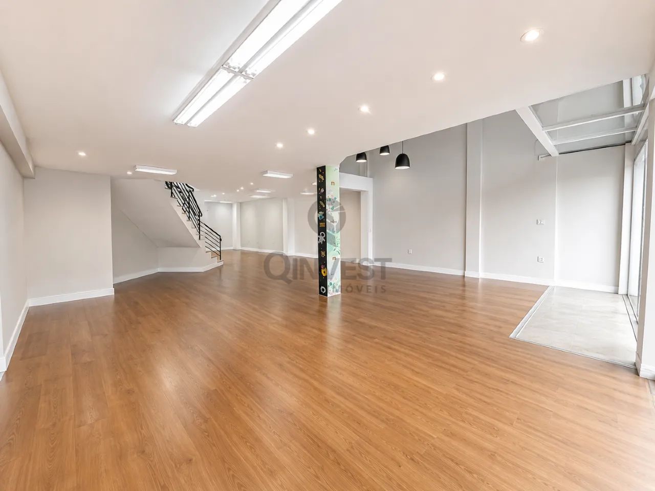 Sala comercial para locação no Centro de Araranguá com 409,75m² e mezanino - Foto 3