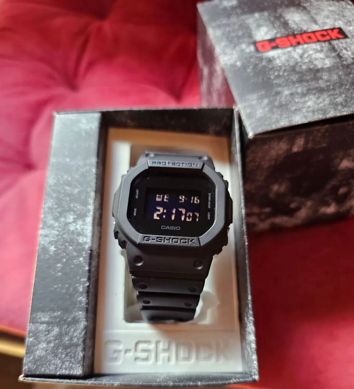 Relógio casio g-shock dw-5600 ubb - Foto 2