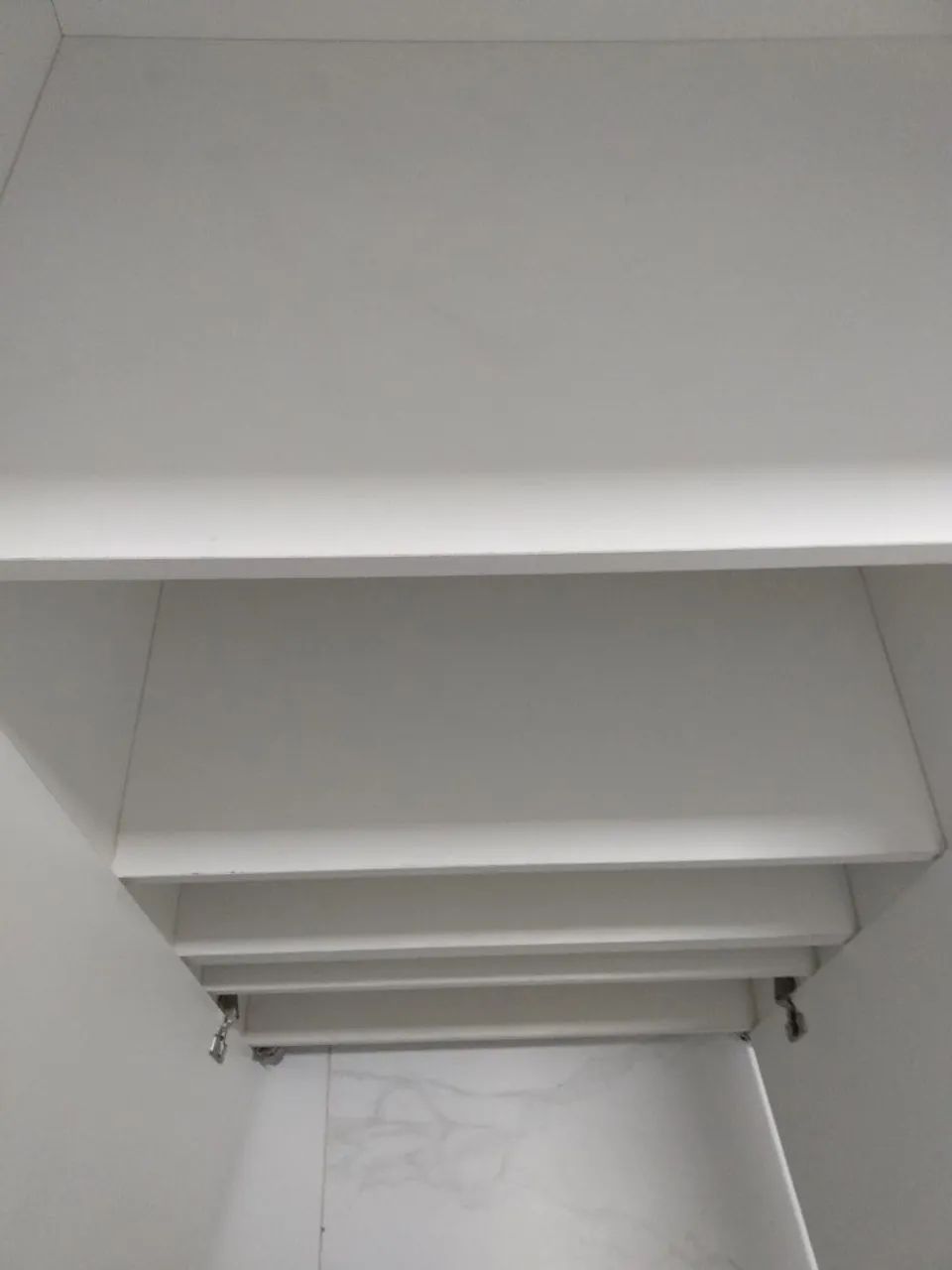 Lindo Armário com rodinhas (IMPECÁVEL) - Foto 4