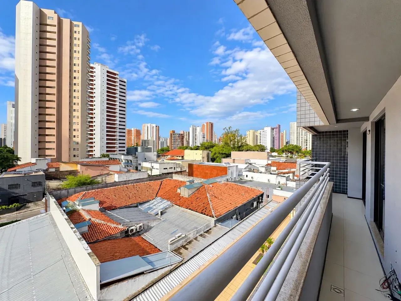 Apartamento com 02 quartos | Nascente e bem ventilado | Meireles - Foto 3
