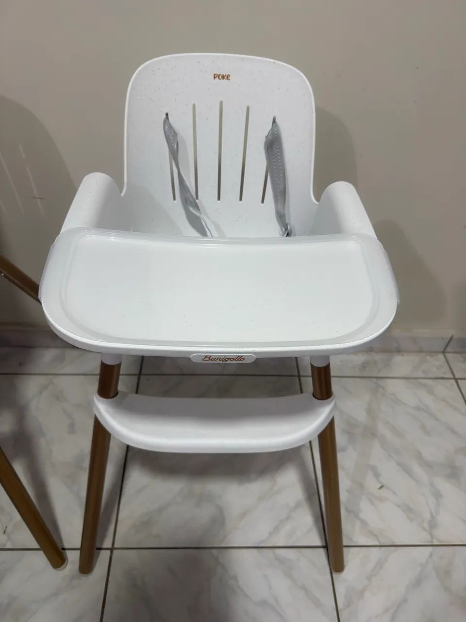Cadeira de alimentação infantil