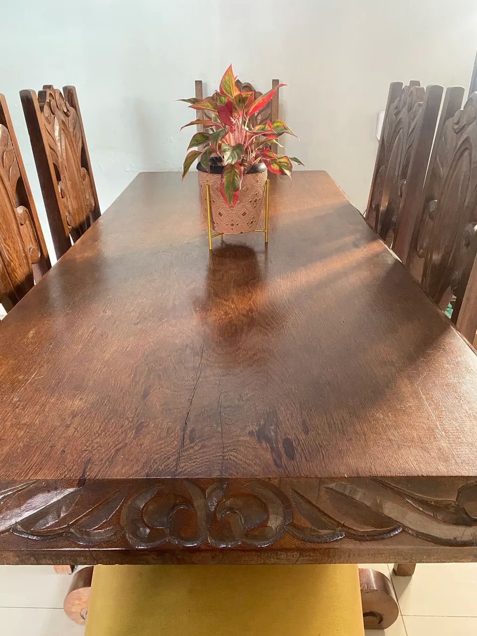 Conjunto de Mesa e 6 Cadeiras em Madeira Maciça - Foto 3