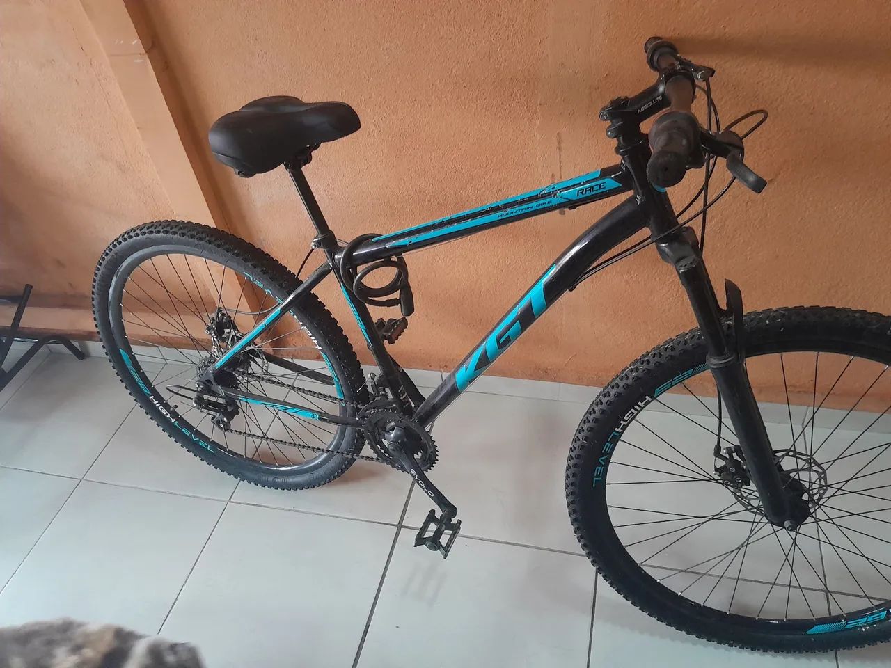 Bicicleta aro 29Kgt preta  - Foto 2