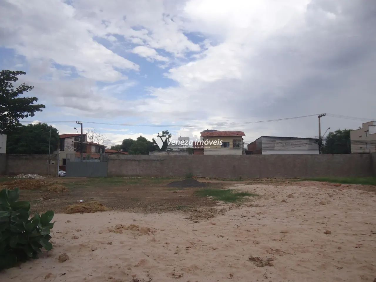 Terreno Comercial de esquina para aluguel - Foto 4