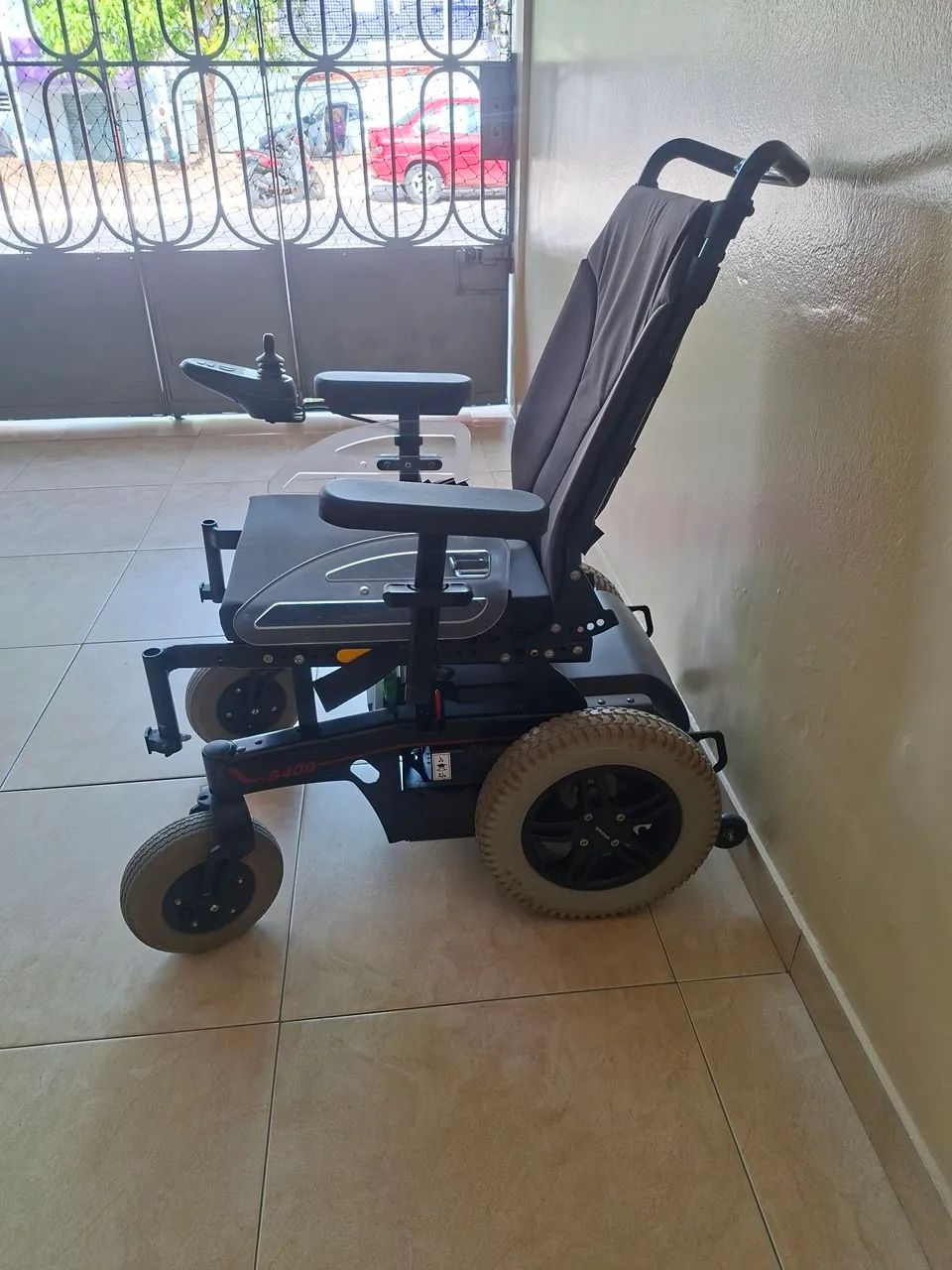 Cadeira de rodas motorizada  - Foto 4