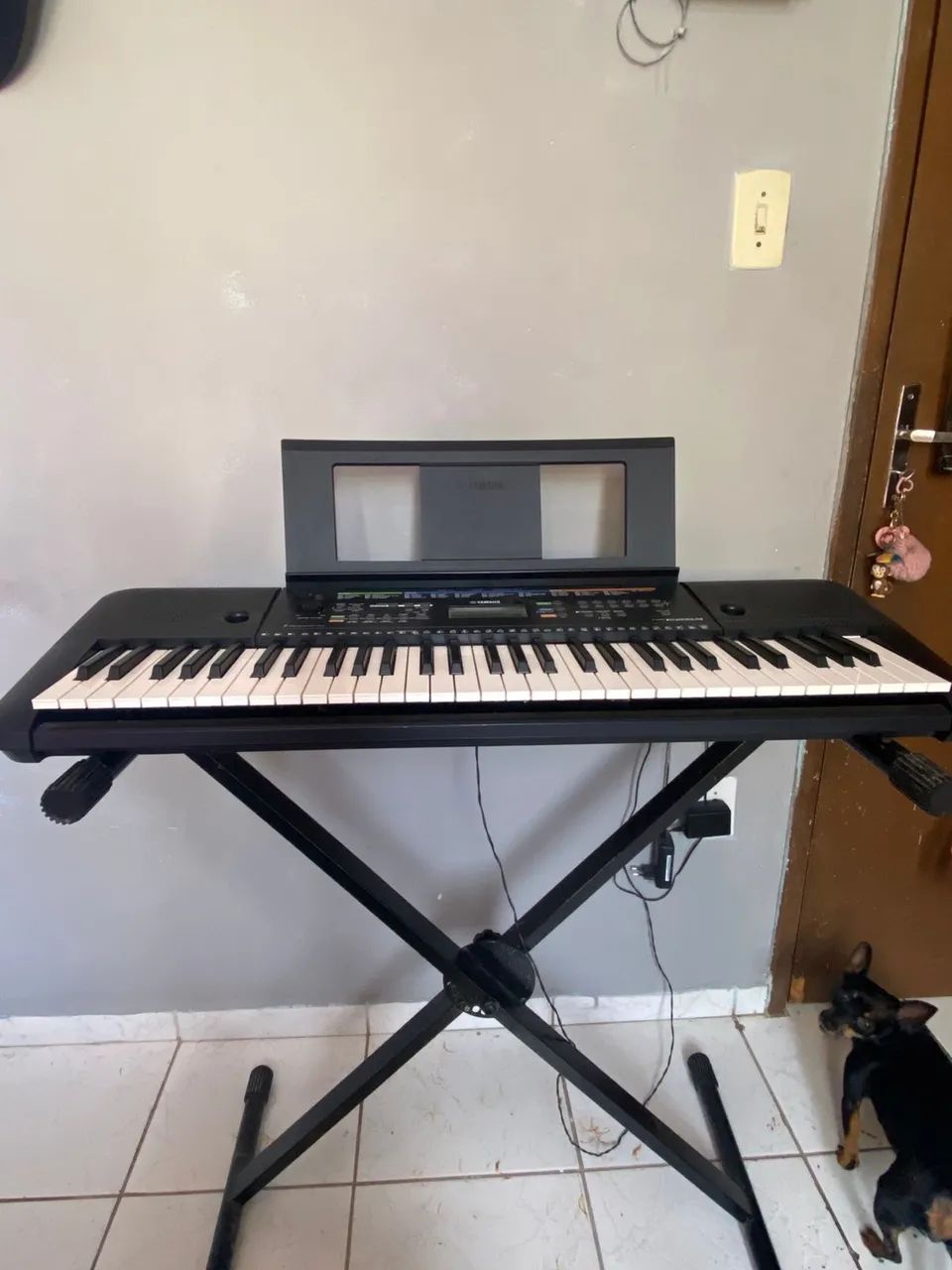 Teclado Yamaha PSR-E223 ? COMPLETO! - Foto 2
