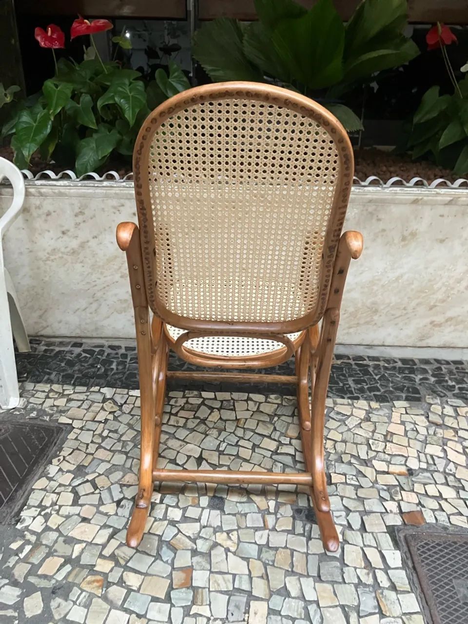Cadeira de balanço austríaca reformada  - Foto 3