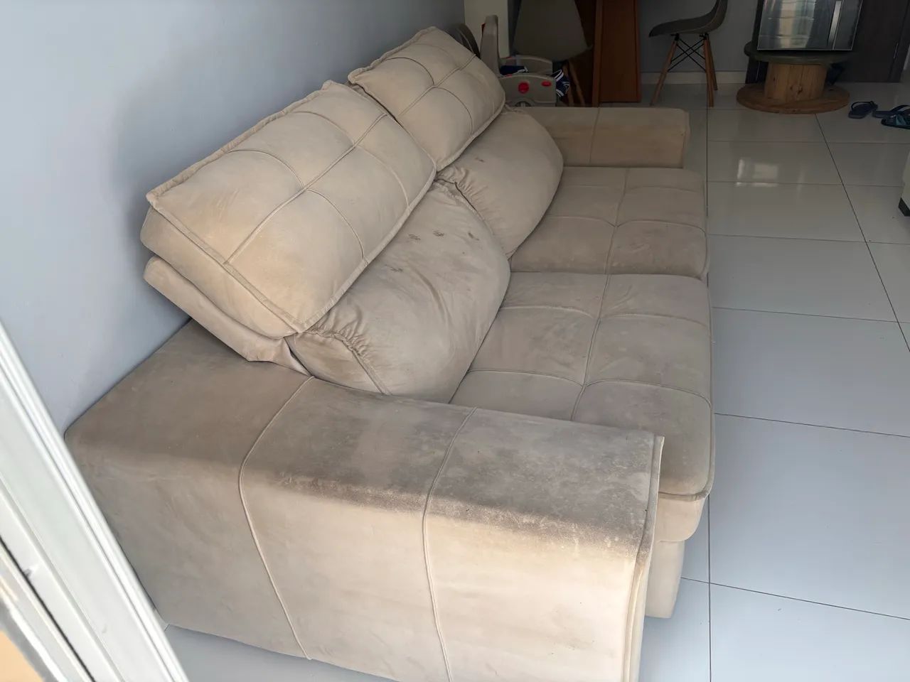 Vendo Sofá 2 lugares bem conservado - Foto 2