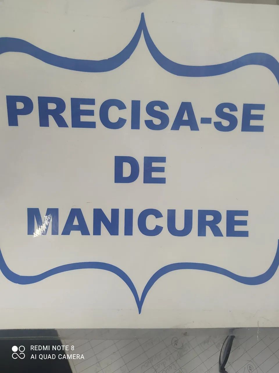 Precisa-se de Manicure 