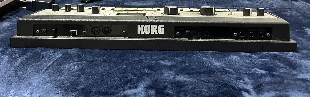 Korg MicroKorg XL c/ Microfone Original - Perfeito Estado - Foto 4