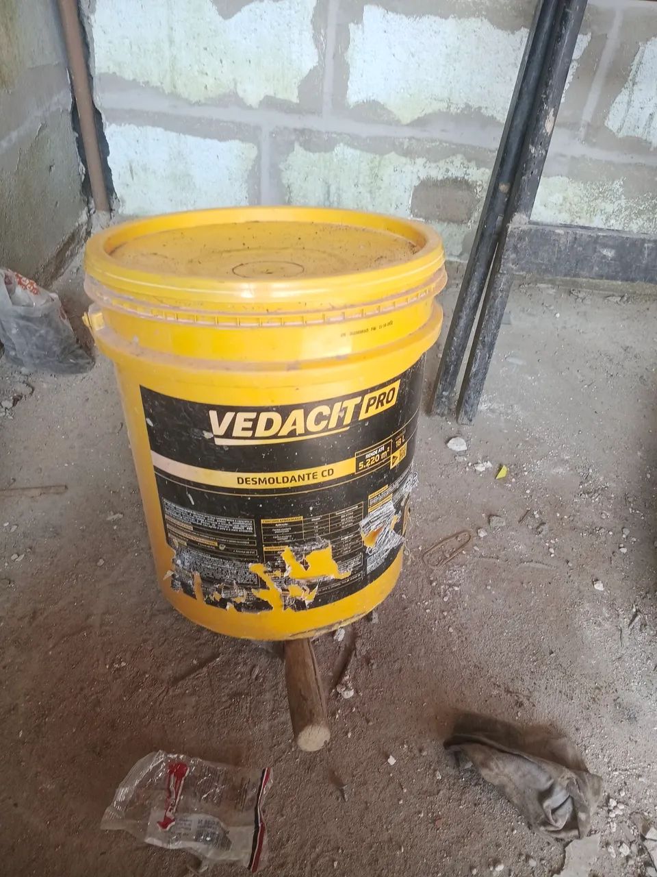 Balde de vedaçit pro desmoldante  18litros - Foto 2