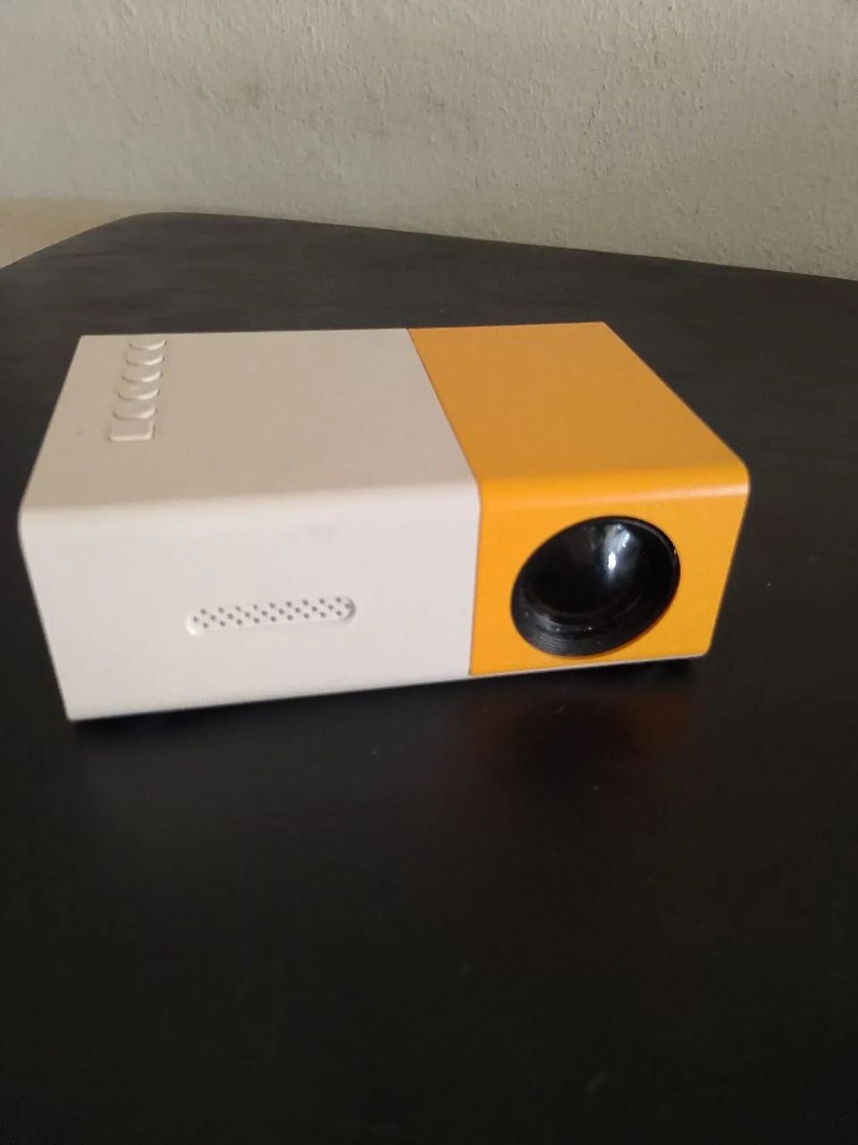 Vendo Mini projetor 