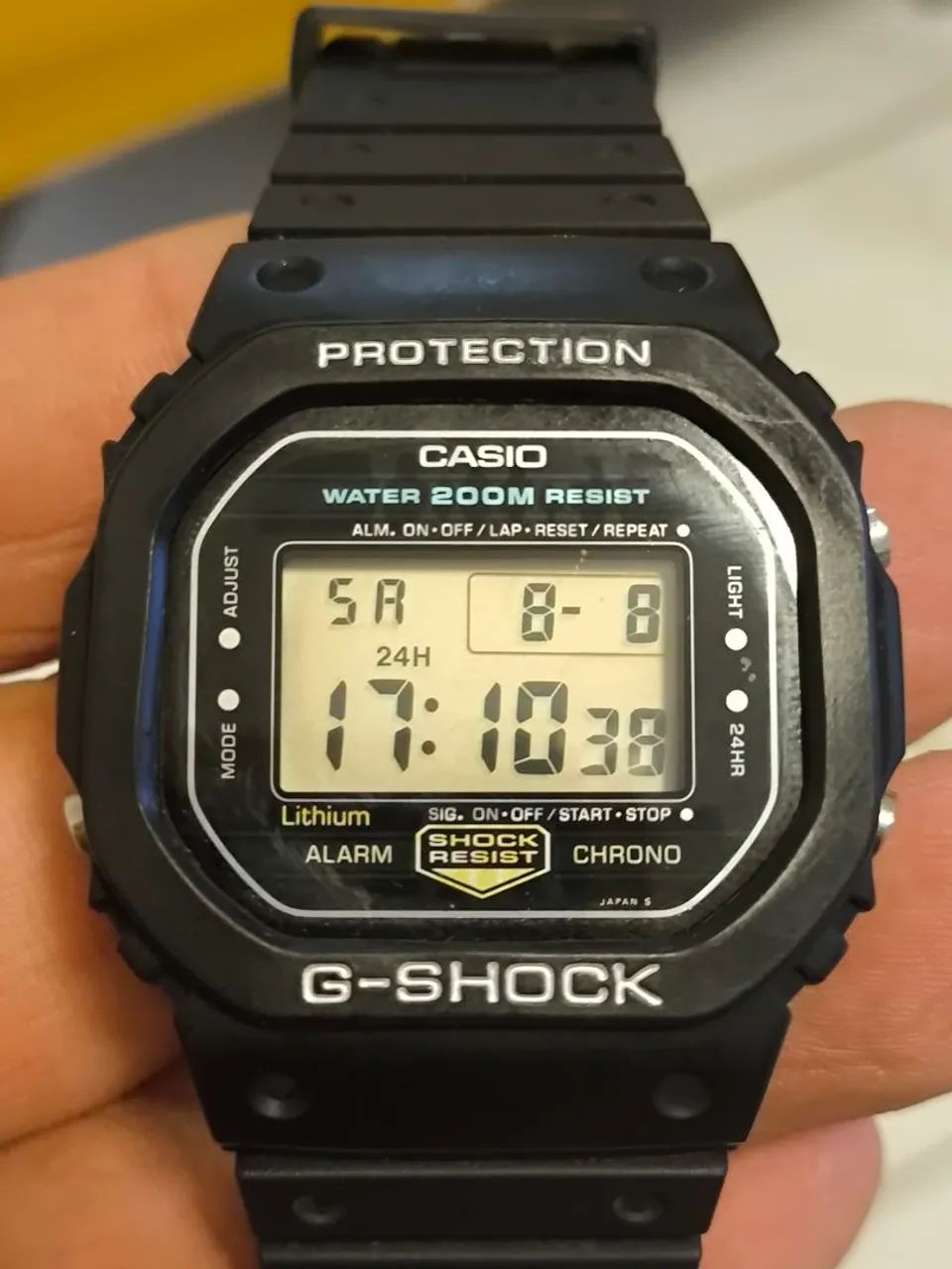 Relógio Casio G Shock DW-5200 