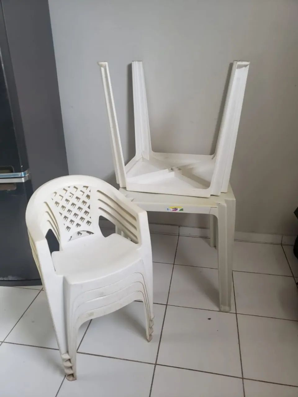 Kit mesas e cadeiras de plástico reforçadas  - Foto 2