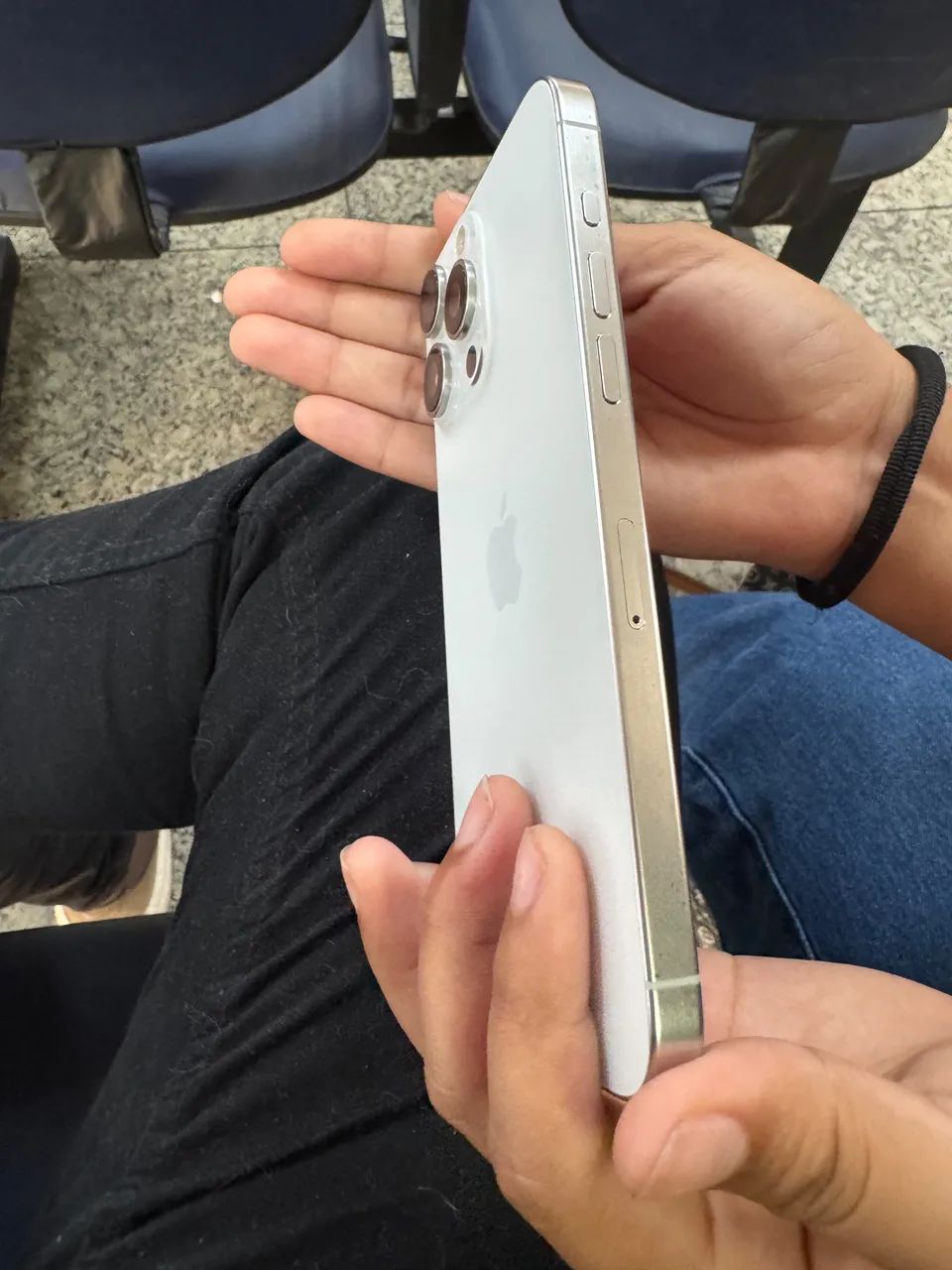 IPHONE 15 PRO MAX (256GB) TOP - Foto 3