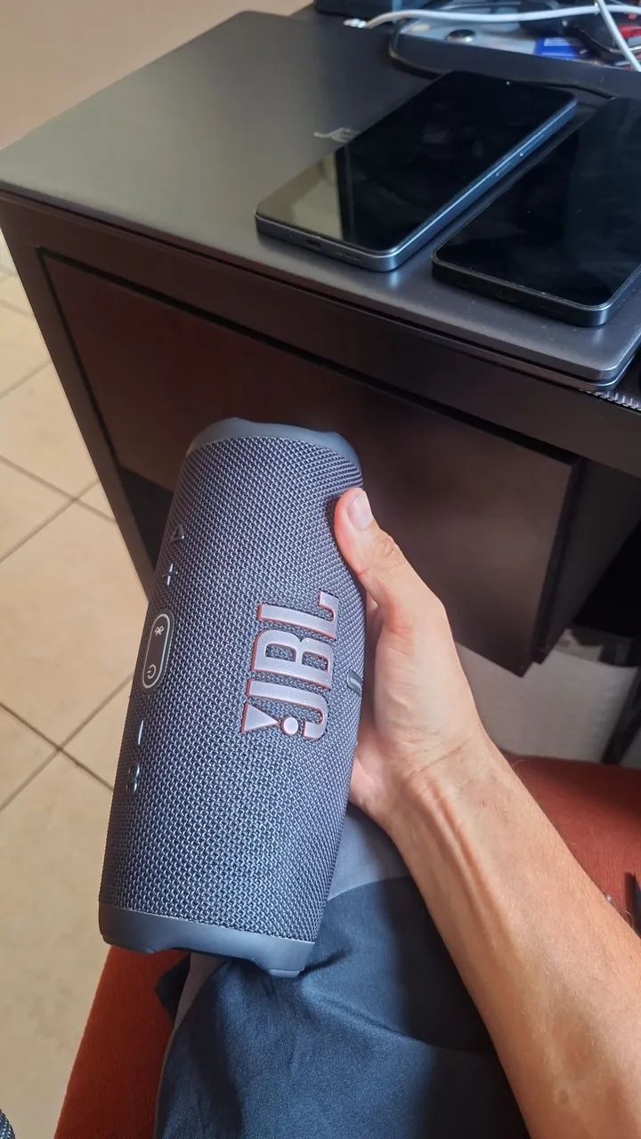 Vendo caixa de som JBL original  - Foto 2