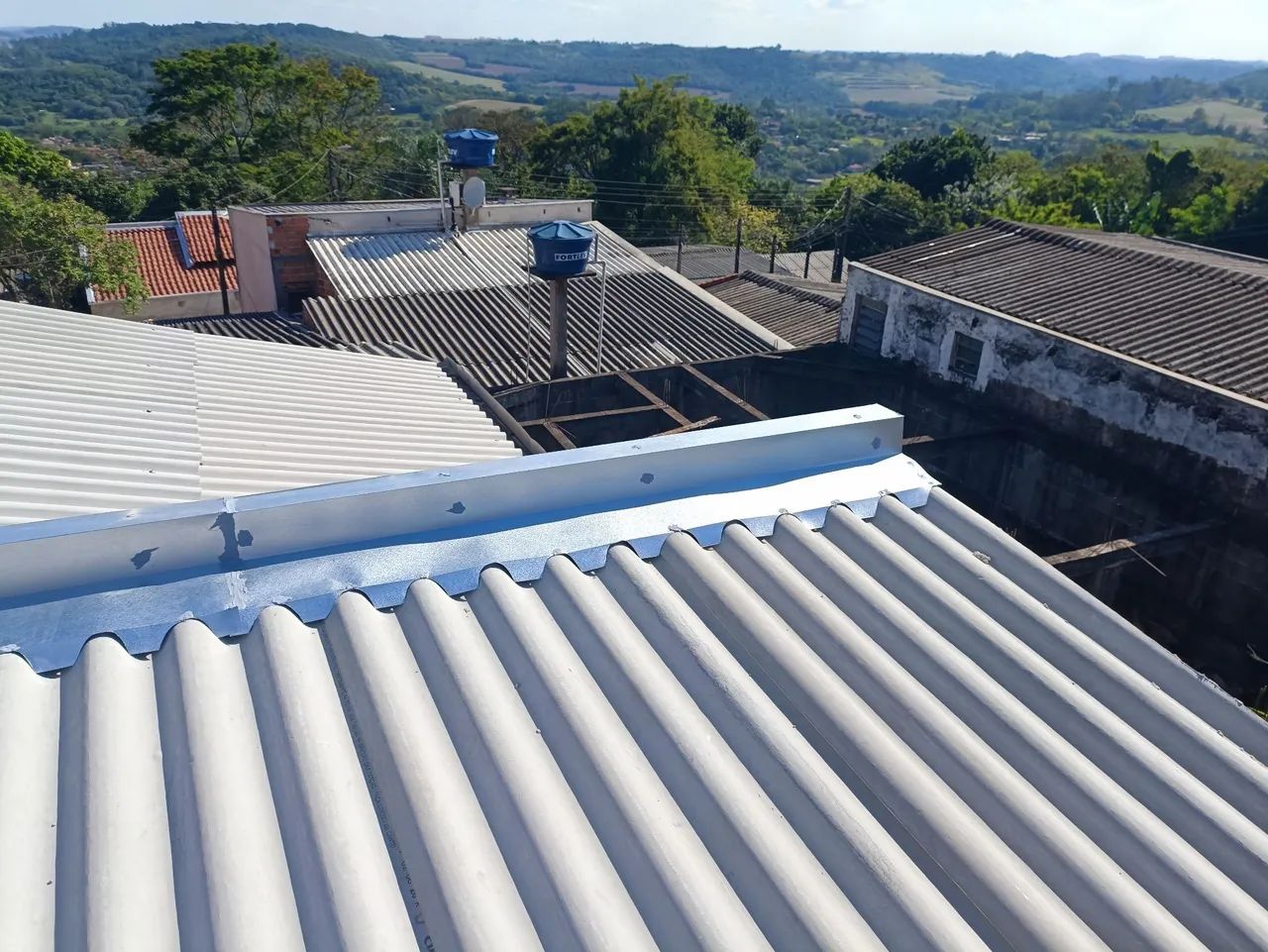 Instalação de rufos e calhas melhor preço da região  - Foto 4