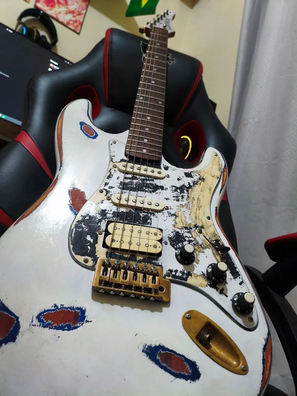 Guitarra Samick Stratocaster HSS Custom Relic + Bag Acolchoada - Foto 2
