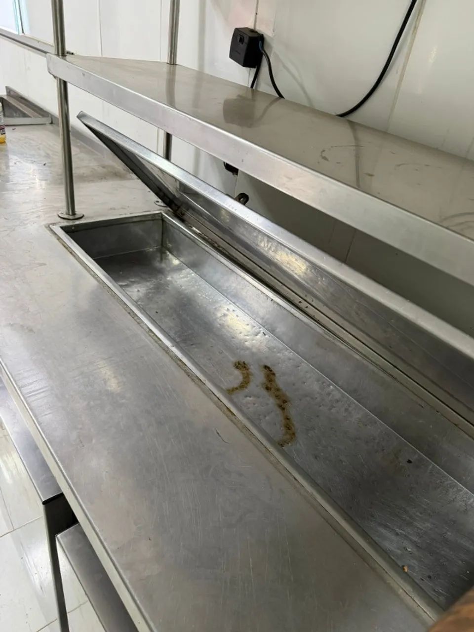 Vendo balcão refrigerado INOX - Foto 2