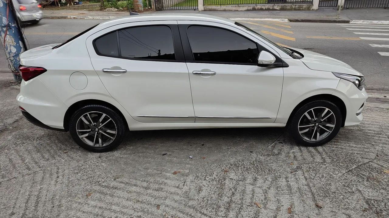 Fiat Cronos Precision 1.3 16V Flex Aut. 2023 - Foto 4