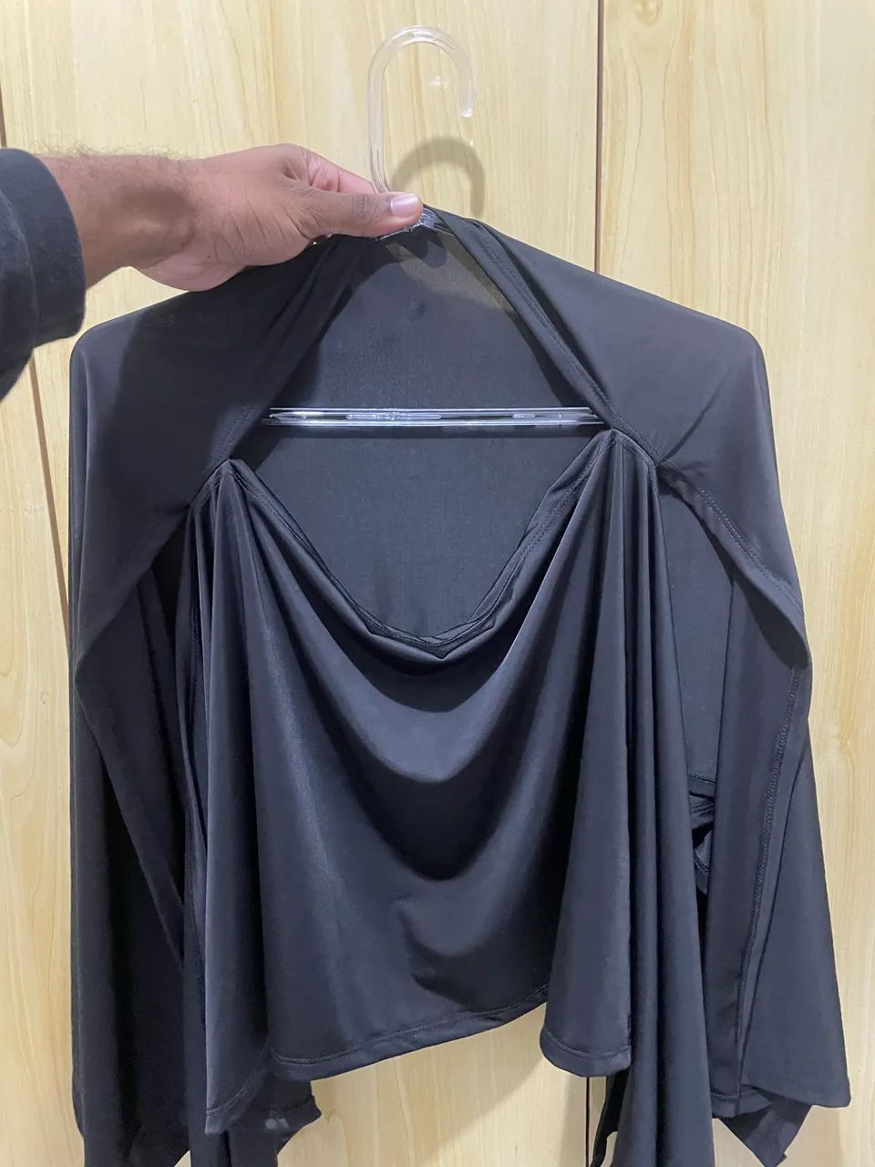 Blusa Cropped Capa Multiforma